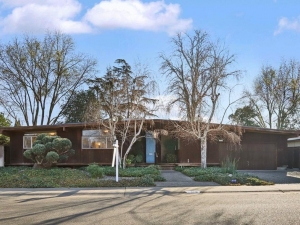 http://cs.justinrwood.com/files/dimgs/thumb_2x300_5_214_2145.jpg